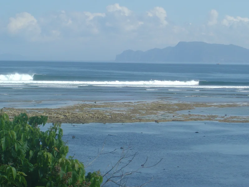 Wellen am Surfspot G-Land an Javas Südostküste